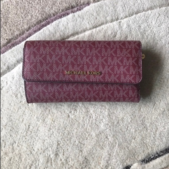 Michael Kors TriFold Wallet - Picture 1 of 4